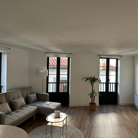 Apartamentos Urbanin II Plaza De San Pedro 库迪列罗 外观 照片