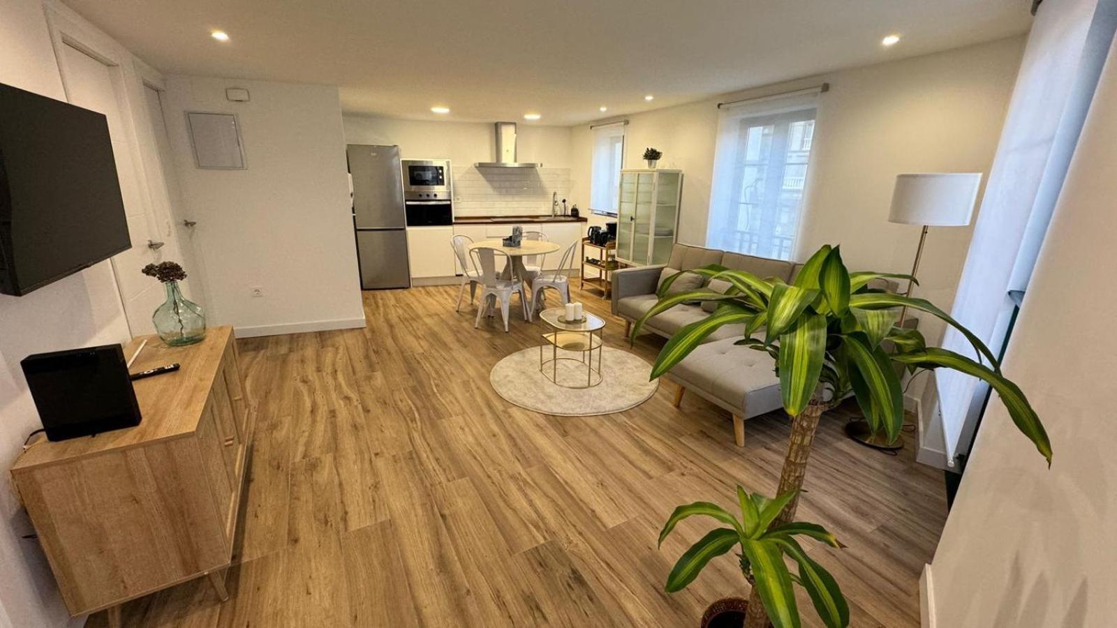 Apartamentos Urbanin II Plaza De San Pedro 库迪列罗 外观 照片